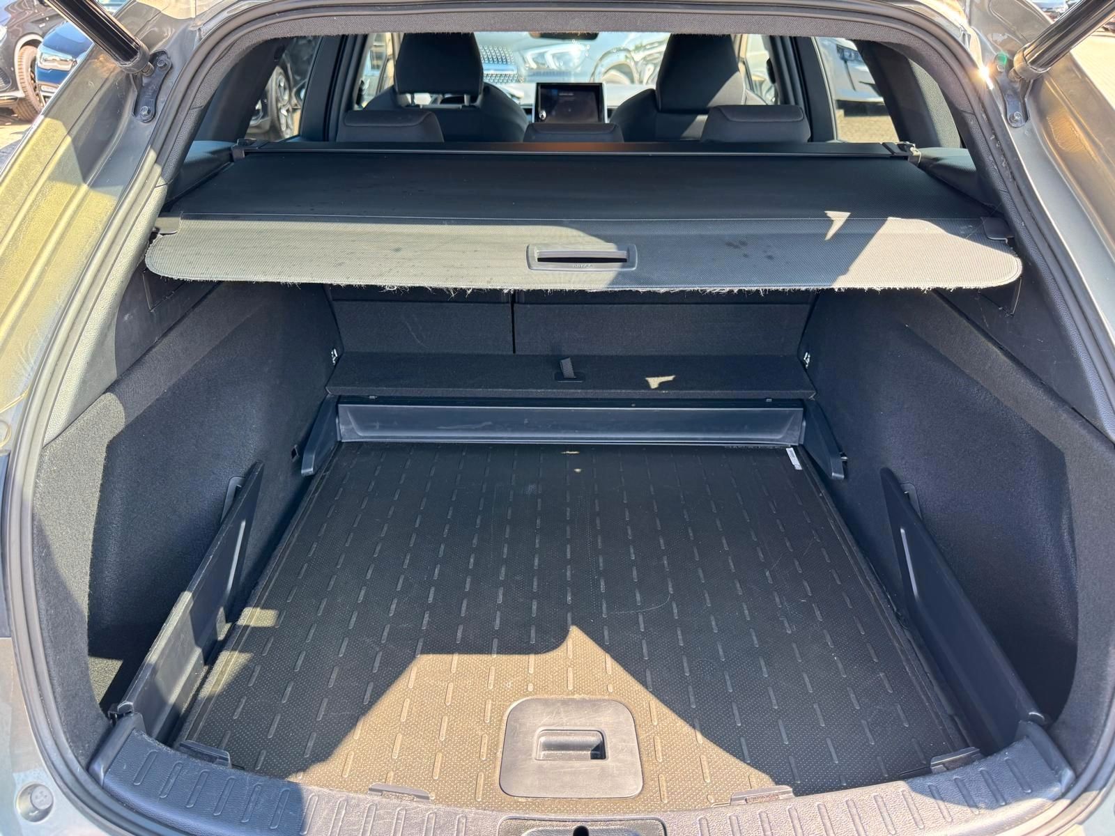 Toyota Corolla Touring Sports Hybrid Business Edition - Samsaru's Car Outlet