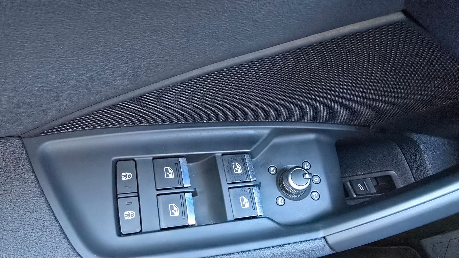 Audi A3 Sportback 40 TFSI e* Sitzh*AHK*Klima*Temp