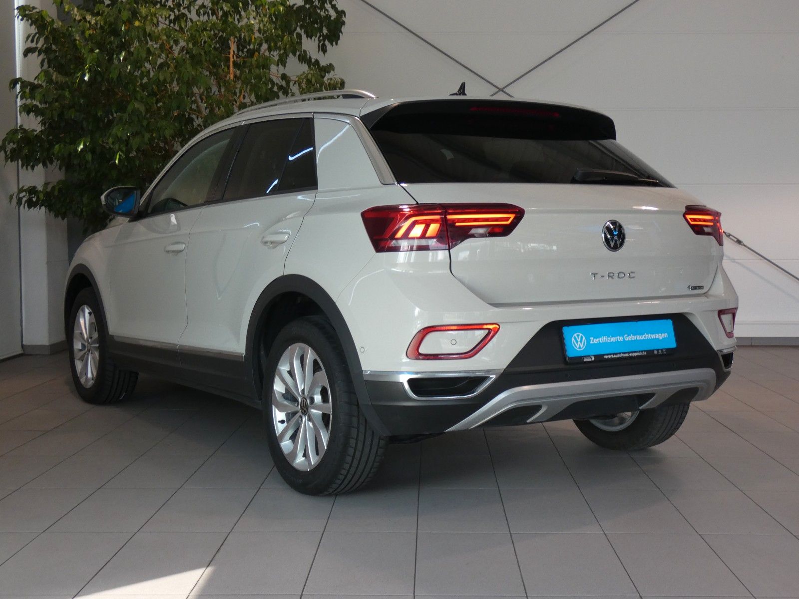 Volkswagen T-Roc 2.0 TDI Style 4Motion DSG - Samsaru's Car Outlet