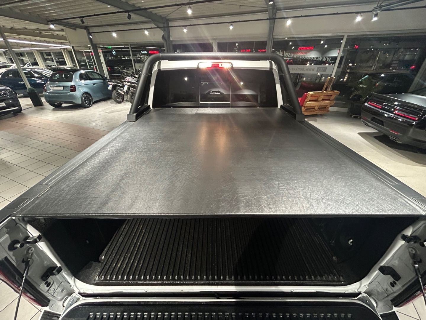Dodge RAM Laramie Night, Luftfahrwerk, Pano, LED, V8