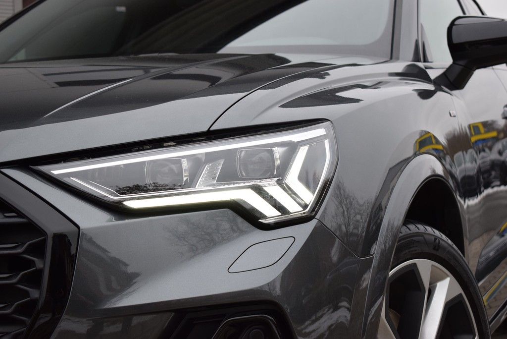 Audi Q3 Sportback 40 TDI qu/S-tr. *S-line*Matrix*AHK*