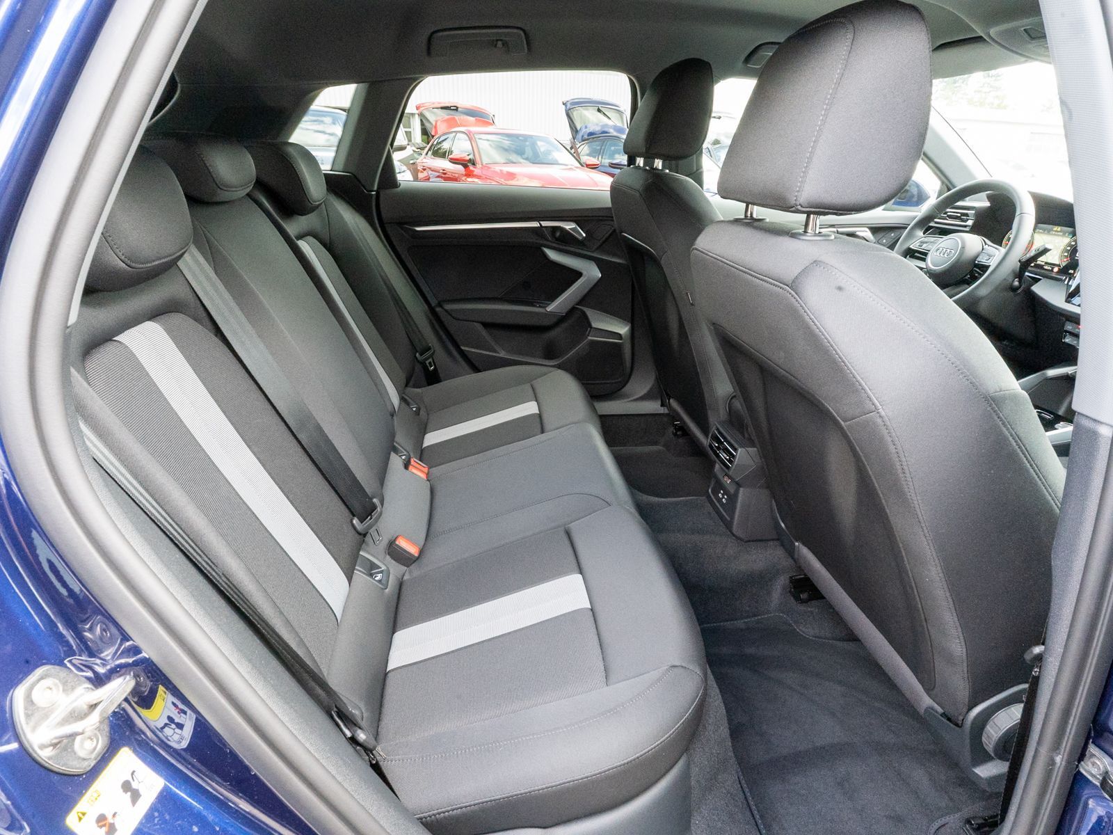 Audi A3 Sportback advanced 30TFSI Navi LED GRA PDC VC