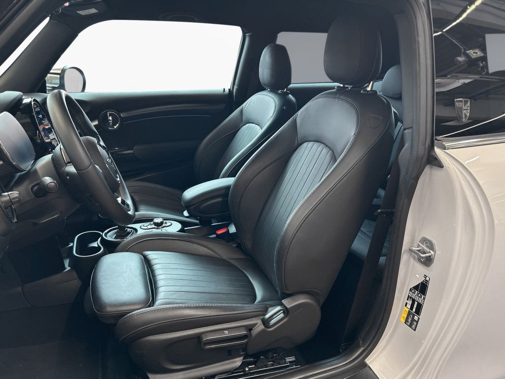 MINI Cooper SE MINI Yours Trim - Samsaru's Car Outlet