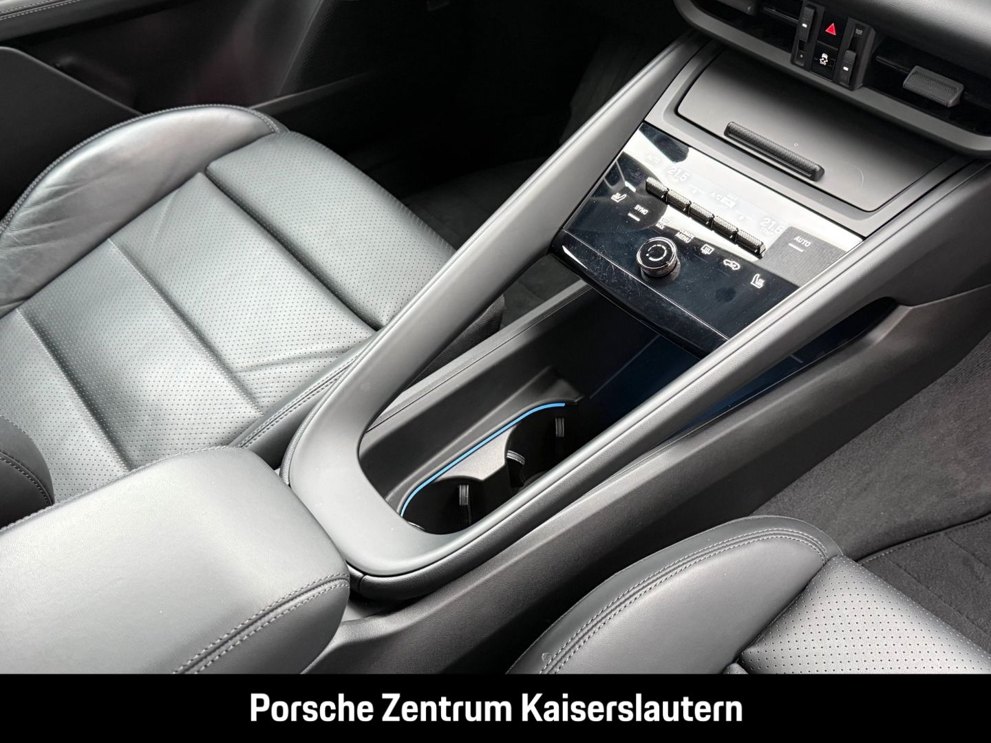 Porsche Macan Turbo 22-Zoll Rückfahrkamera LED-Matrix
