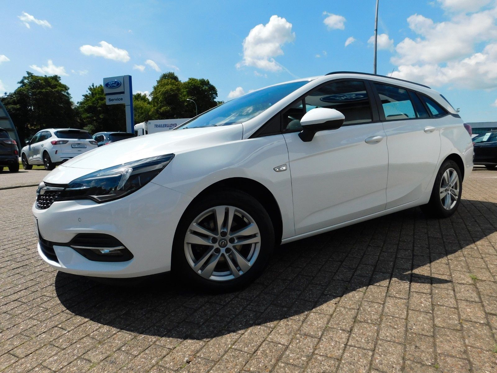 Opel ASTRA K Sports Tourer EDITION - Samsaru's Car Outlet