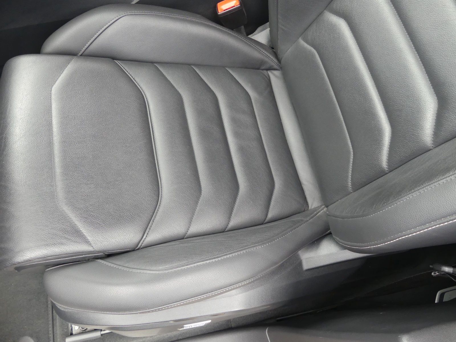 Volkswagen Touareg Elegance 4Motion - Samsaru's Car Outlet