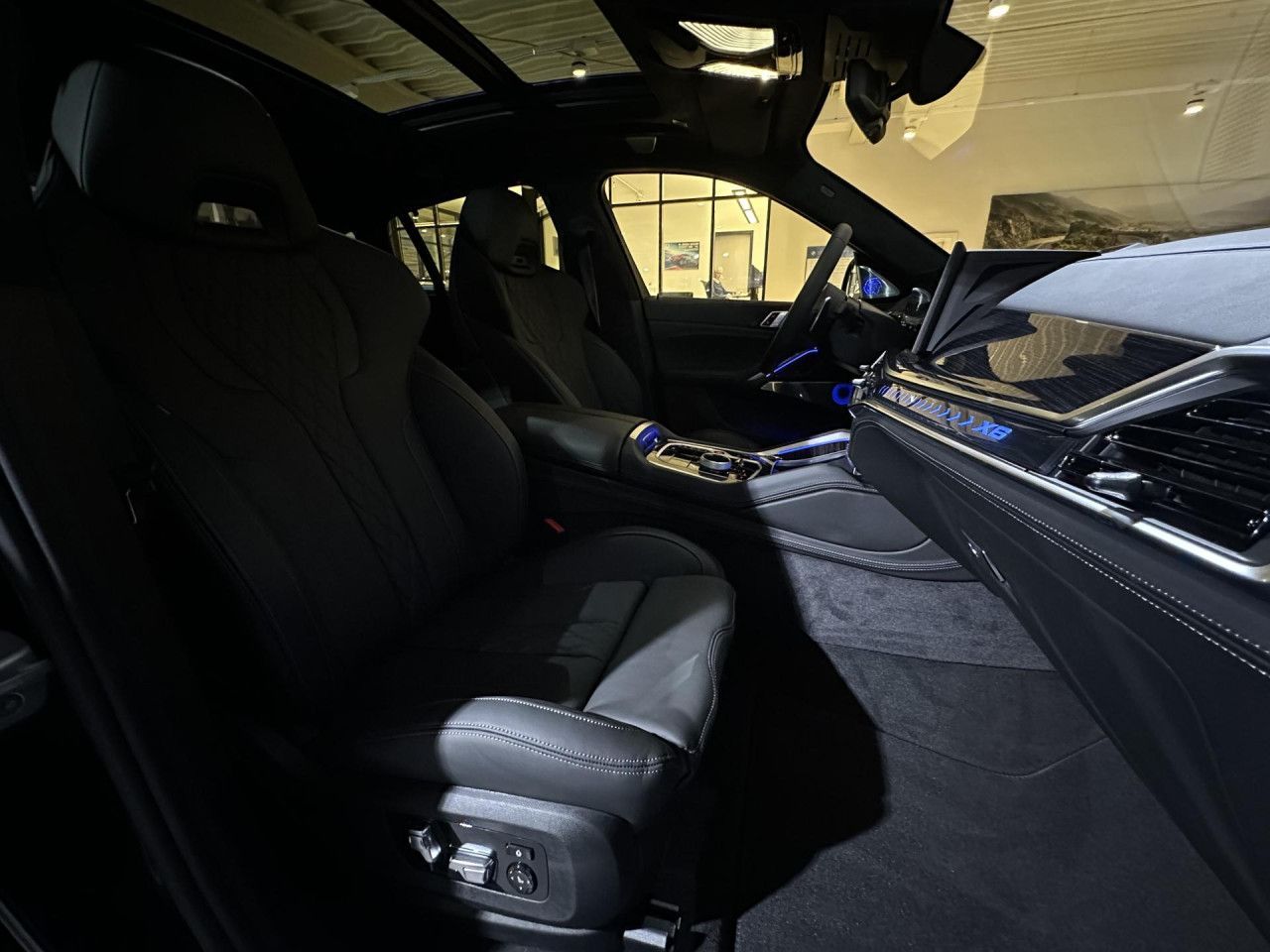 BMW X6 xDrive40d M Sport Pro Bowers Massage AHK 22"