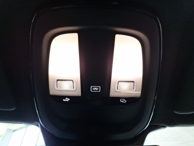 Volvo XC40 B3 Core - Samsaru's Car Outlet