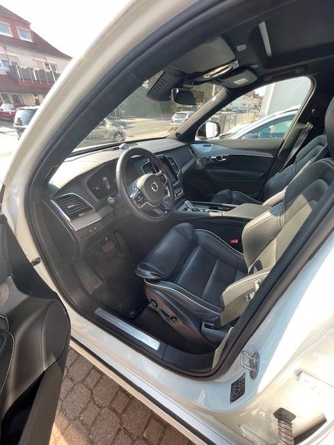 Volvo XC 90 XC90 Ultimate Dark Plug-In Hybrid AWD