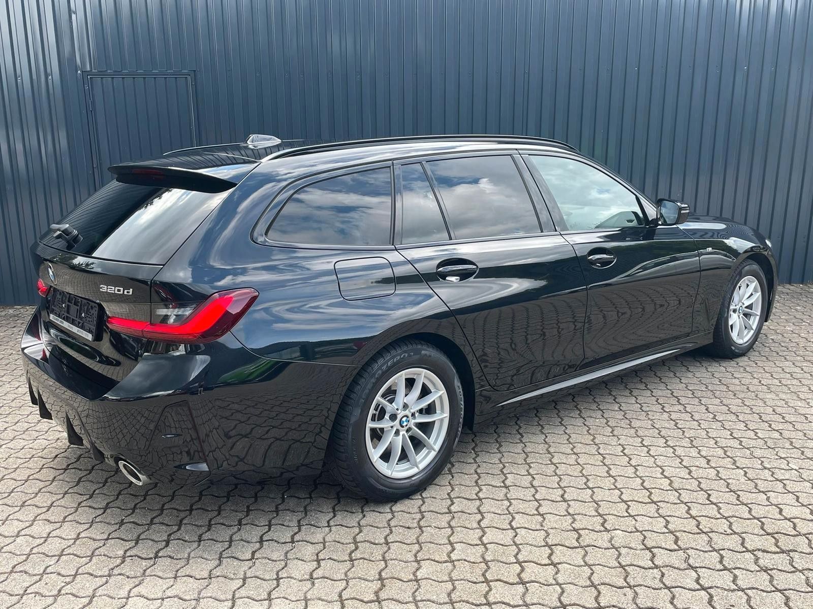 BMW 320D Aut. Touring M SPORT - Samsaru's Car Outlet
