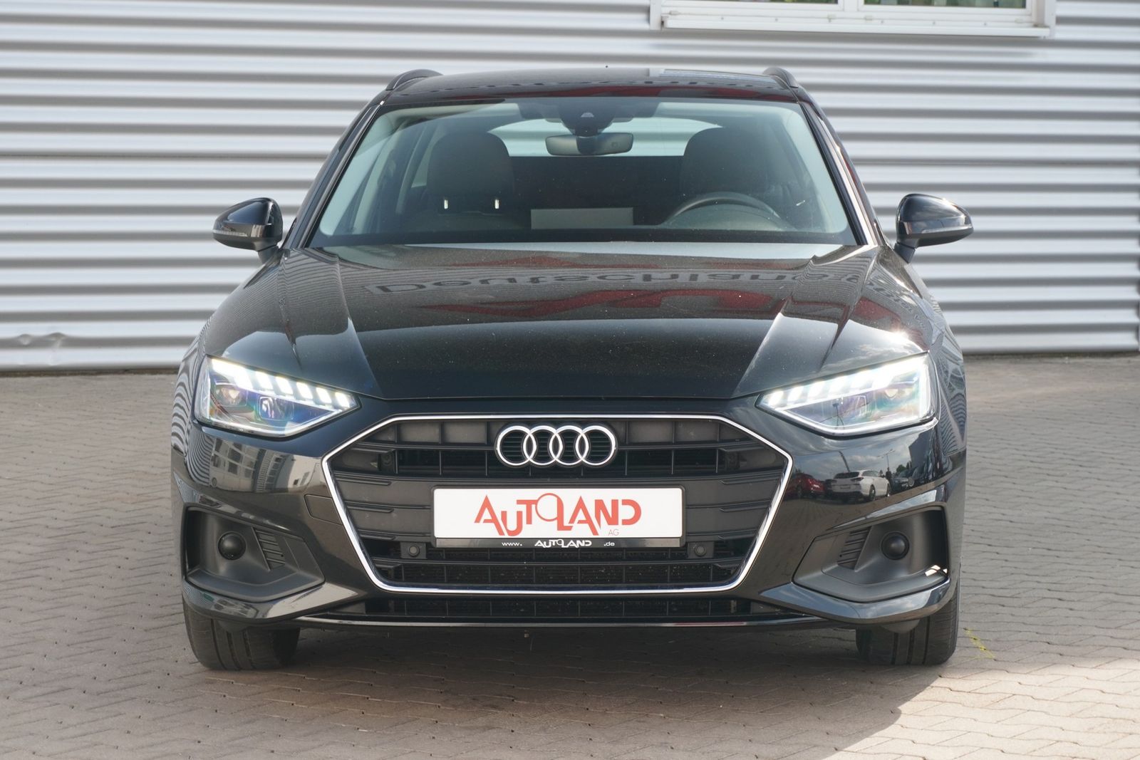 Audi A4 35 2.0 TDI Avant - Samsaru's Car Outlet