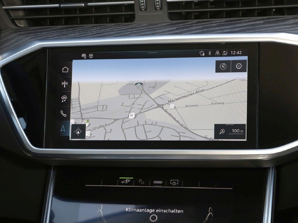 Audi A6 Avant 55 TFSI e Q S line - Samsaru's Car Outlet
