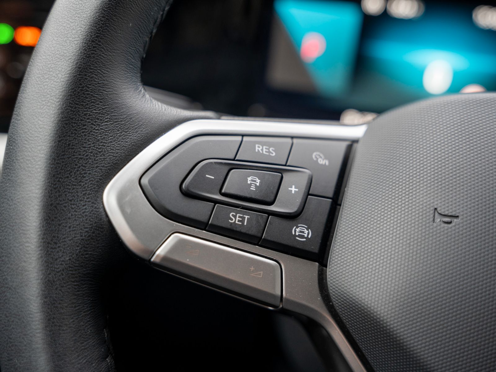 Volkswagen Golf Variant MOVE 1.0 Life - Samsaru's Car Outlet