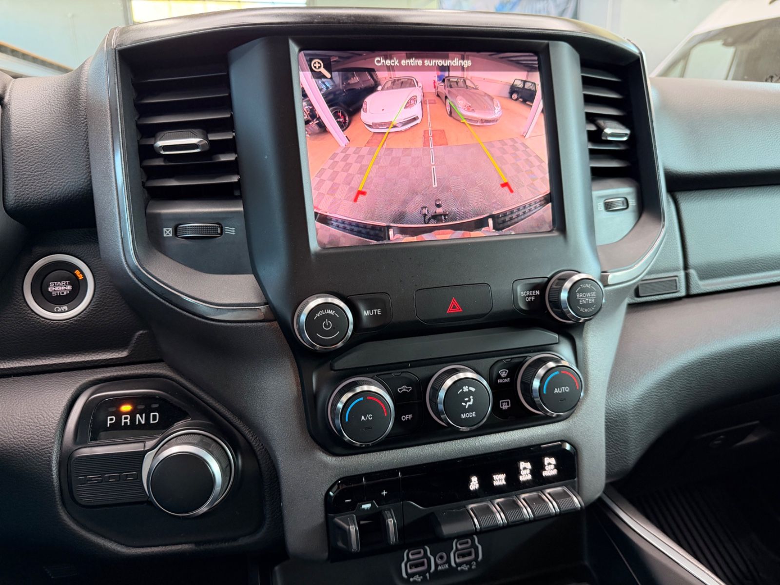 Dodge RAM 1500 3.0 EcoDiesel Bighorn Kamera Hardtop