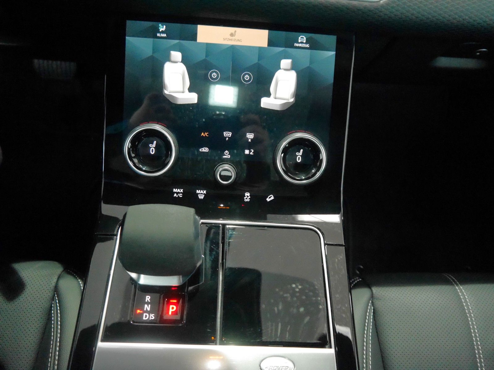 Range Rover Velar P400e S - Samsaru's Car Outlet