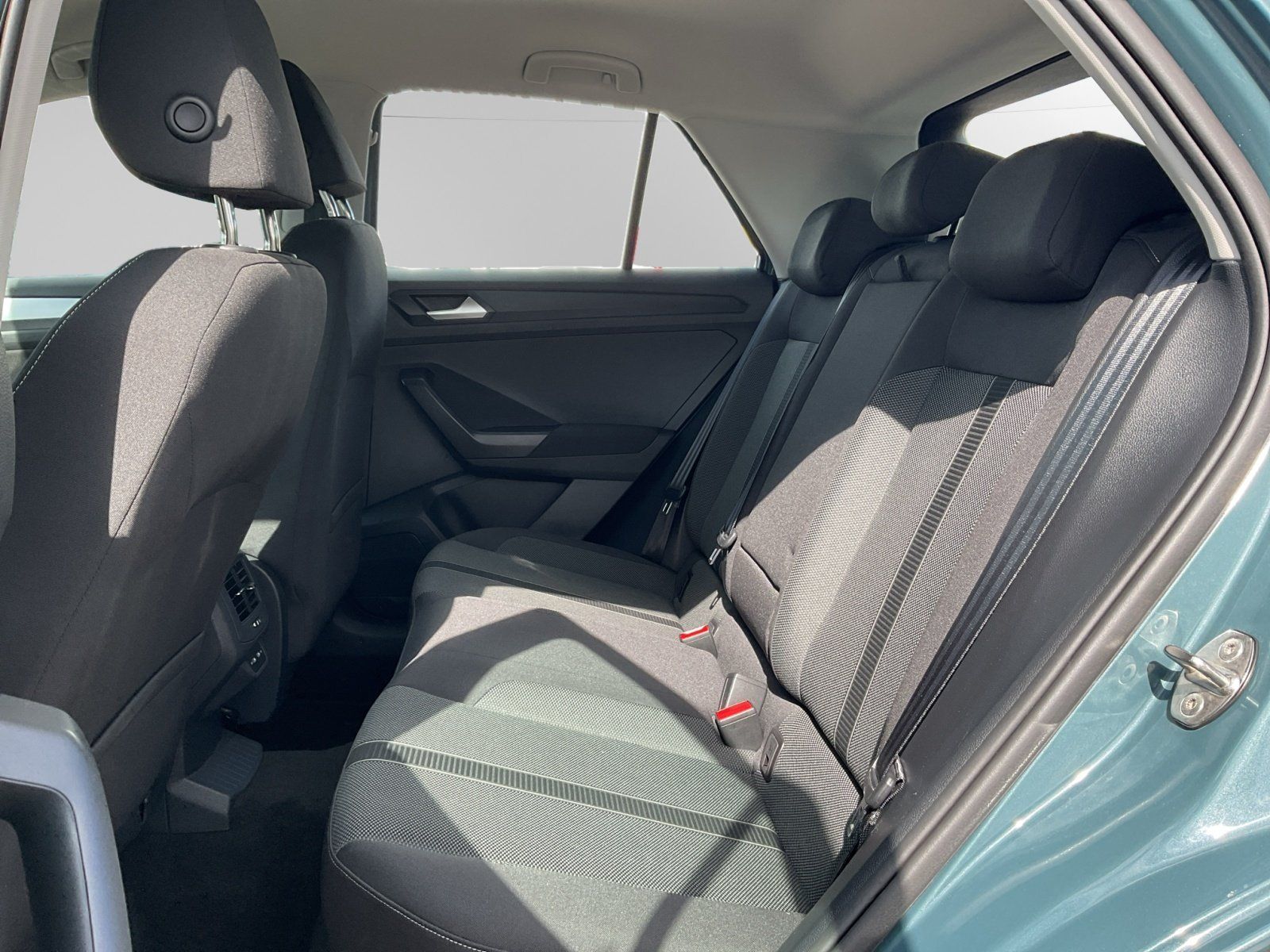 Volkswagen T-Roc 1.0 TSI Life - Samsaru's Car Outlet