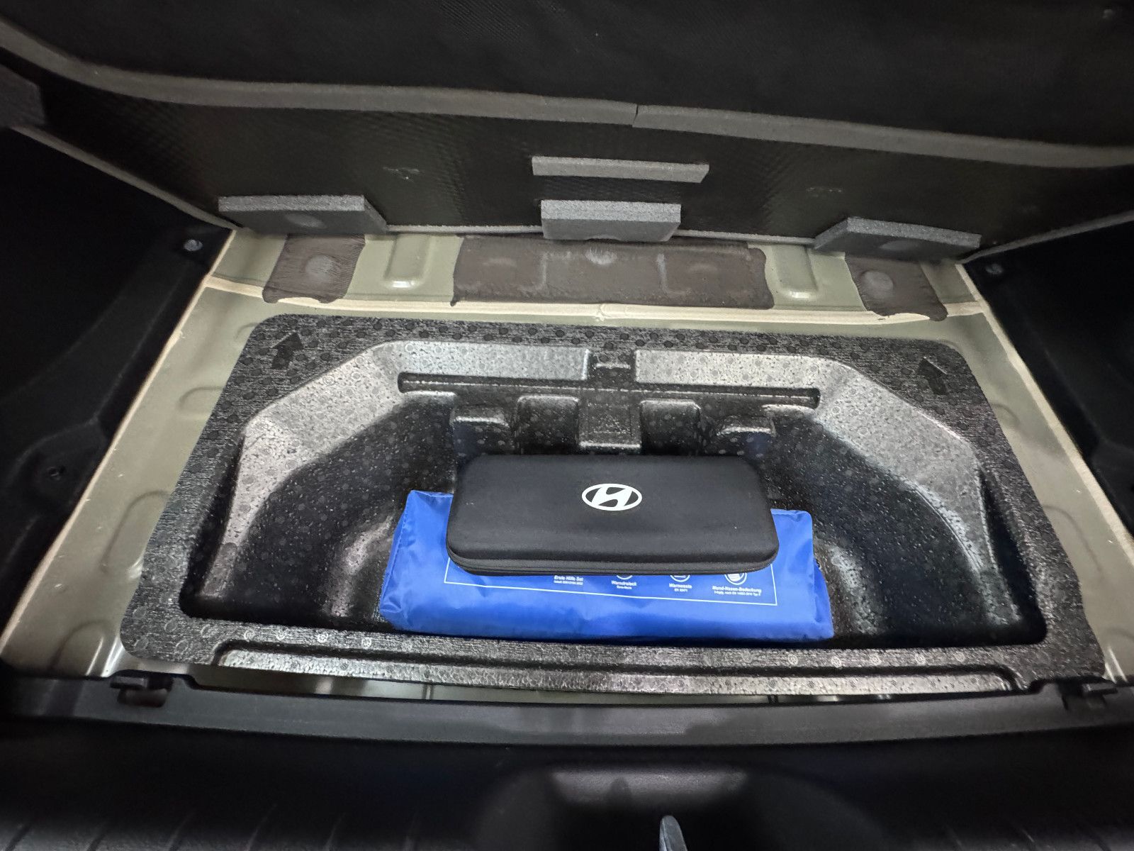 Hyundai IONIQ 6 77,4kWh 325ps 4WD Uniq 360°K/BOSE/DIGI