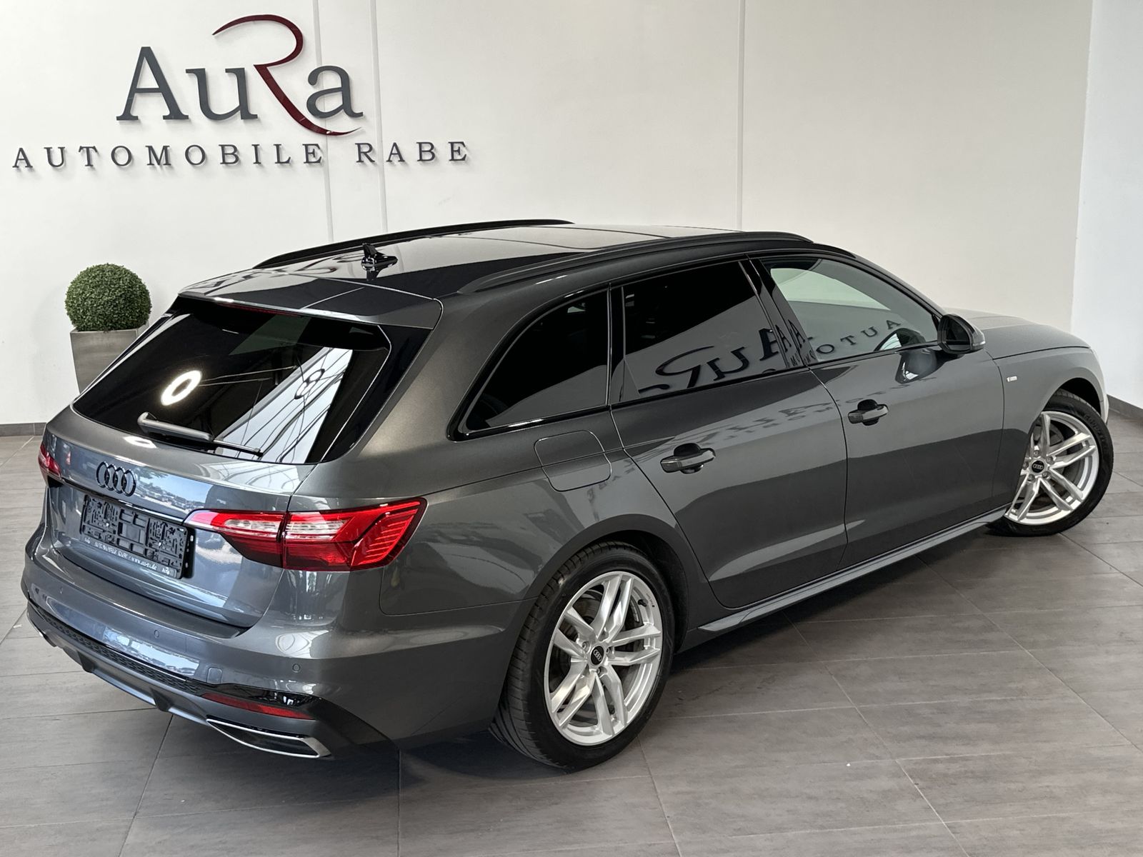 Audi A4 Avant 40 TDI S-Line - Samsaru's Car Outlet