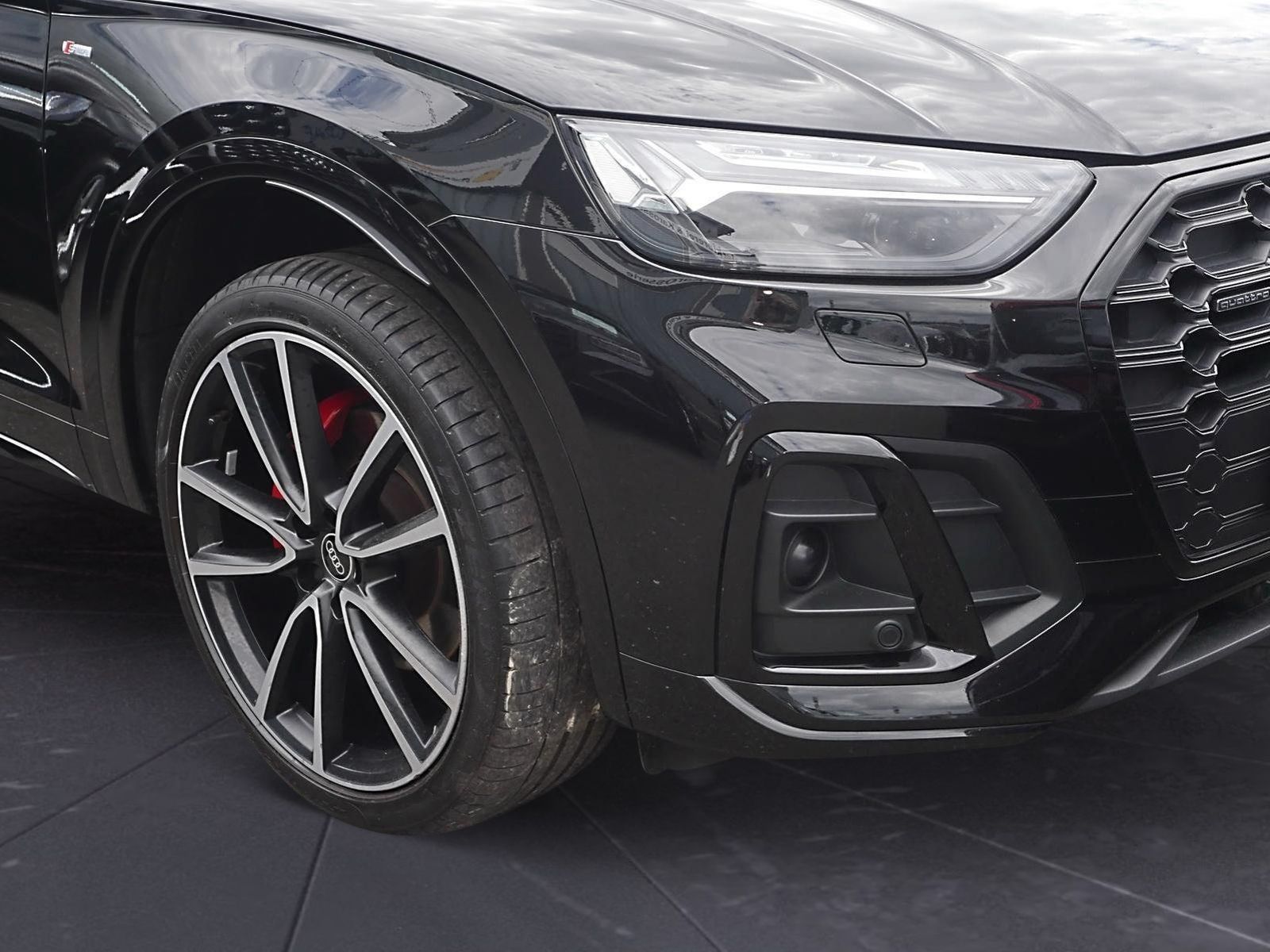 Audi Q5 40 TDI quattro S line - Samsaru's Car Outlet