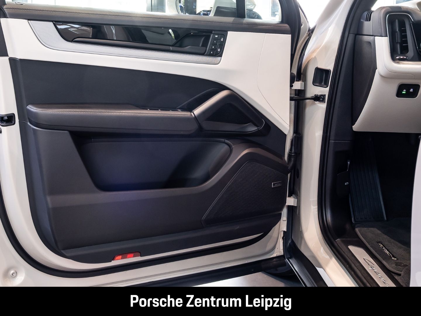 Porsche Cayenne S 22Zoll Luft ACC AHK 360Grad Panorama