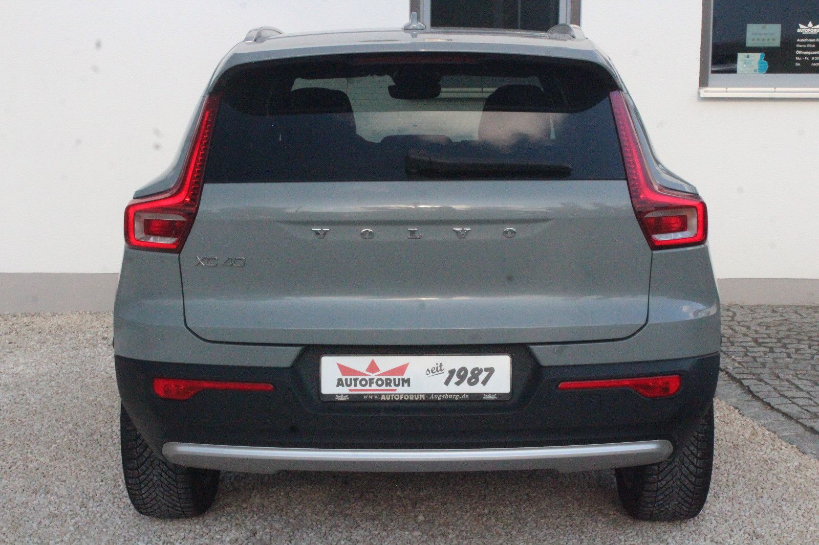 Volvo XC40 Core B3 - Samsaru's Car Outlet
