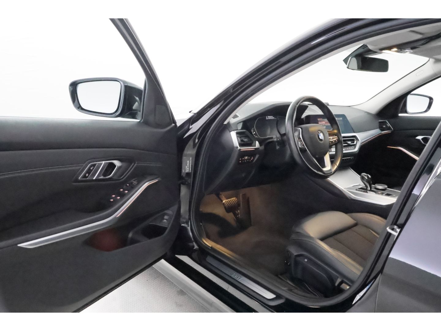 BMW 330 i Touring Steptronic Sport Line - Samsaru's Car Outlet