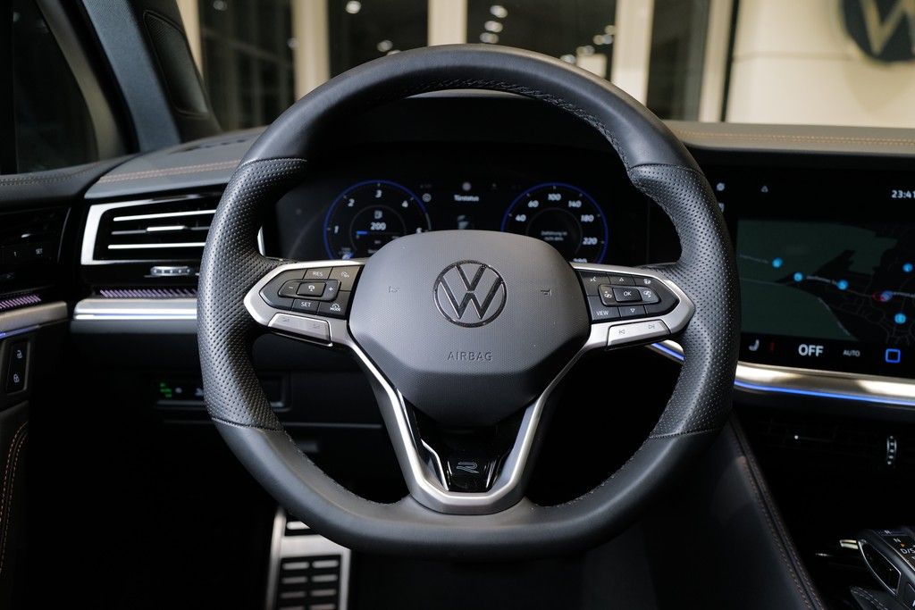 Volkswagen Touareg 3.0TDI R-Line BlackStyle Offroad HuD 360