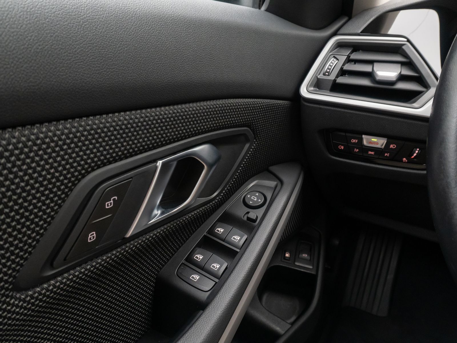 BMW 320e - Samsaru's Car Outlet