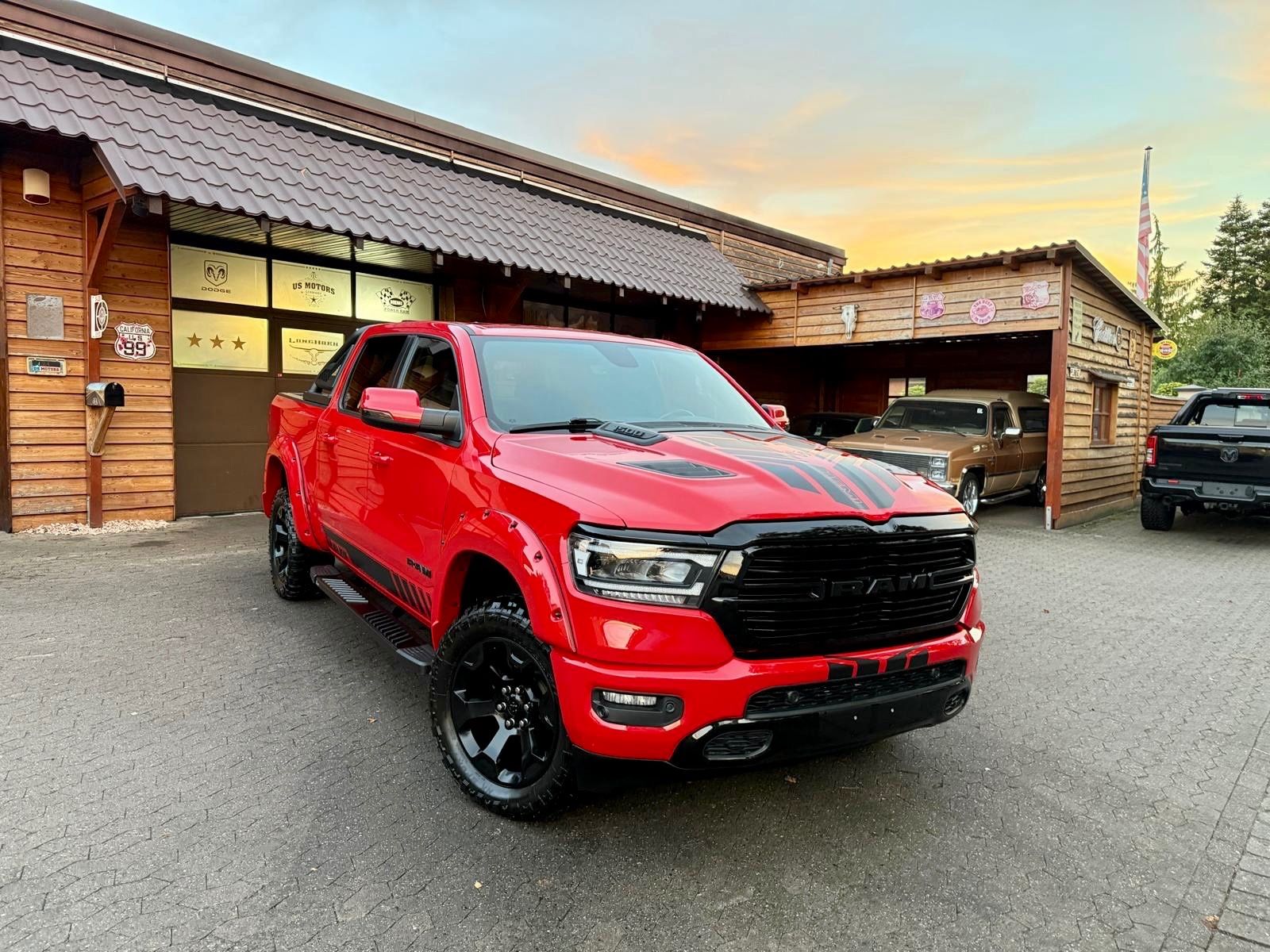 Dodge V8*SPORT*LIFT*4X4*AHK*LED*OFFROAD*NAVI*GARANTIE