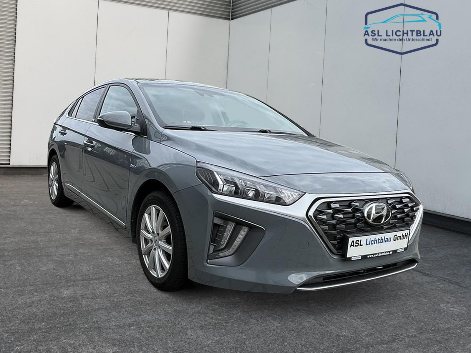 Hyundai IONIQ Facelift Hybrid STYLE - Samsaru's Car Outlet