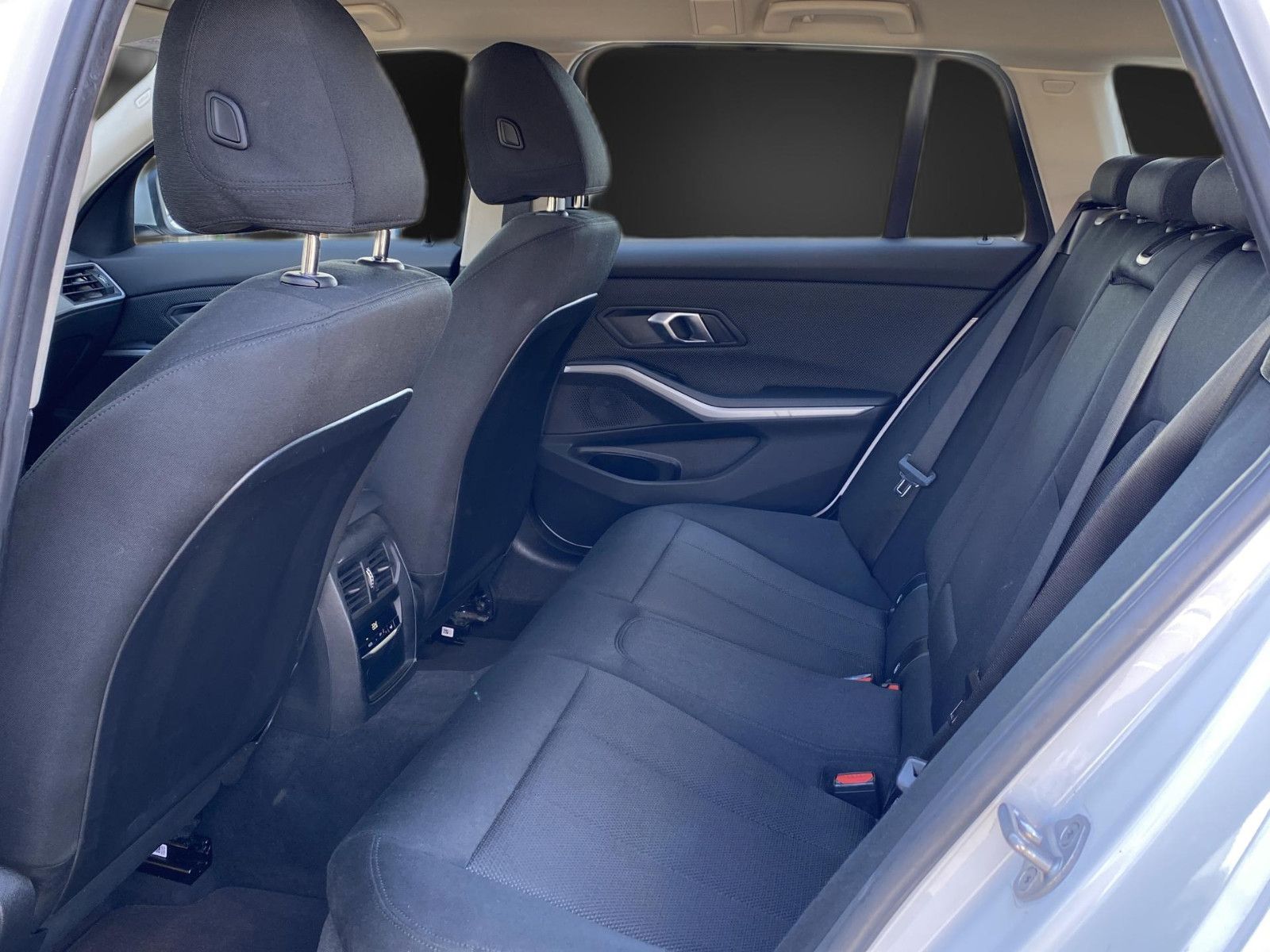 BMW 320 d LiveCockpit - Samsaru's Car Outlet
