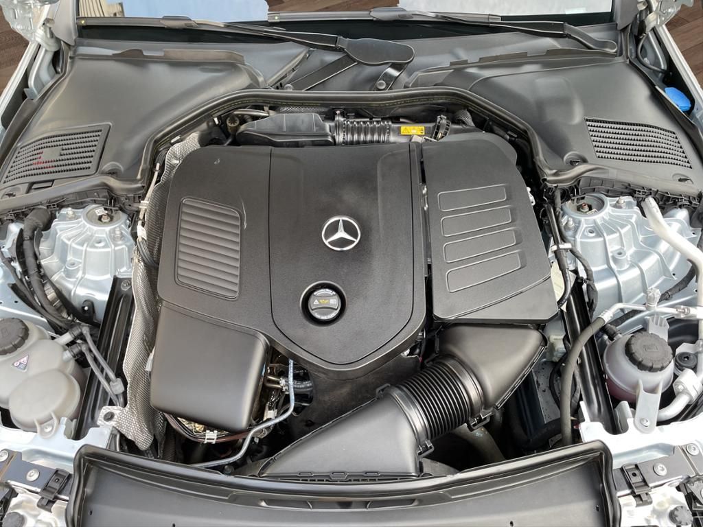 Mercedes-Benz C 180 - Samsaru's Car Outlet