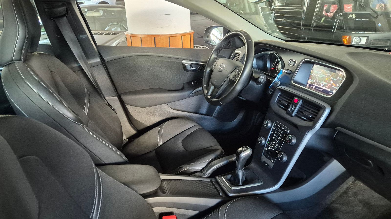 Volvo V40 Kinetic/LED/Navi/PTS/RFK/SHZ/Temp
