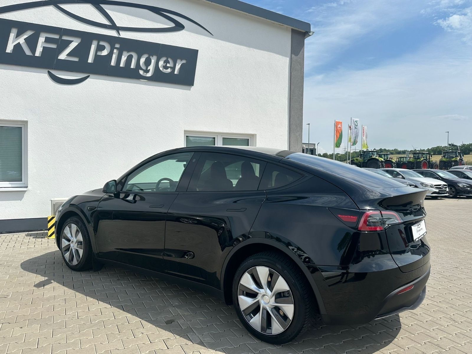 Tesla Model Y Long Range Dual AWD