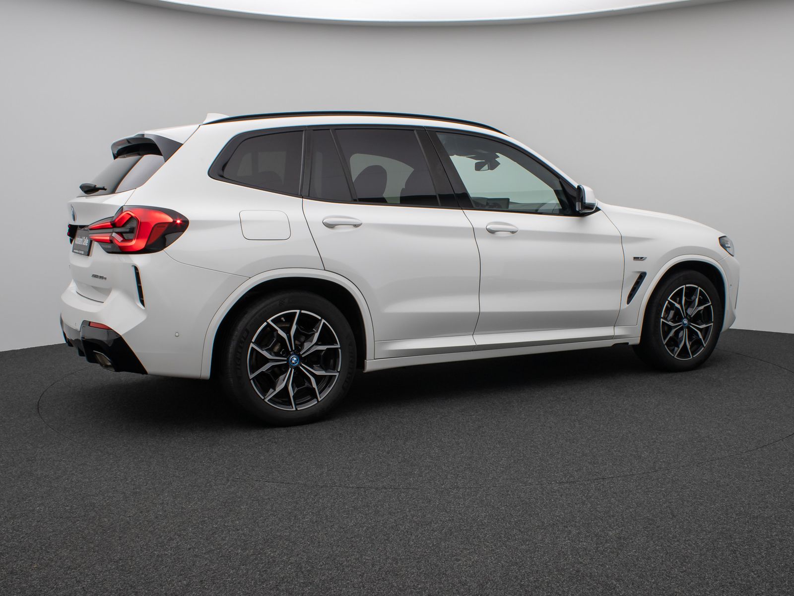 BMW X3 xD30e M Sport - Samsaru's Car Outlet