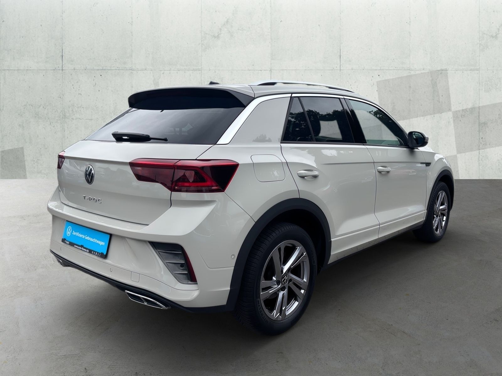 Volkswagen T-Roc 1.5 TSI R-LINE - Samsaru's Car Outlet