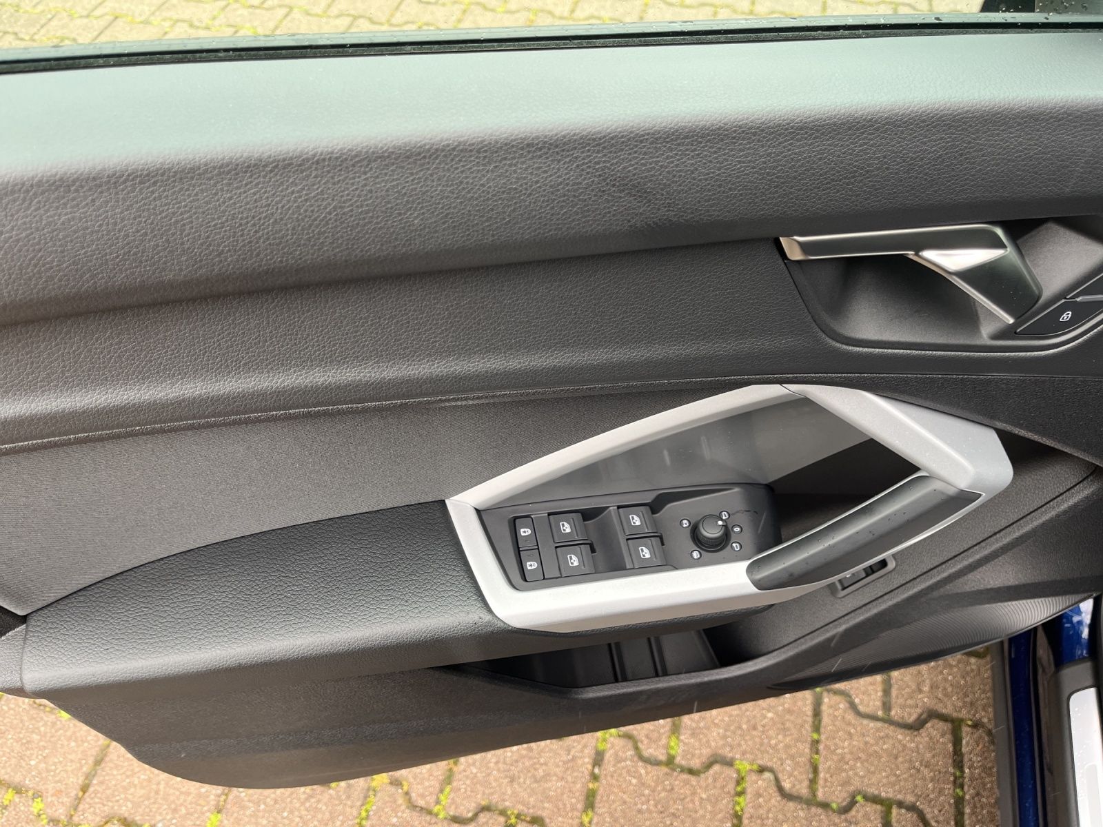 Audi Q3 40 TFSI quattro advanced - Samsaru's Car Outlet