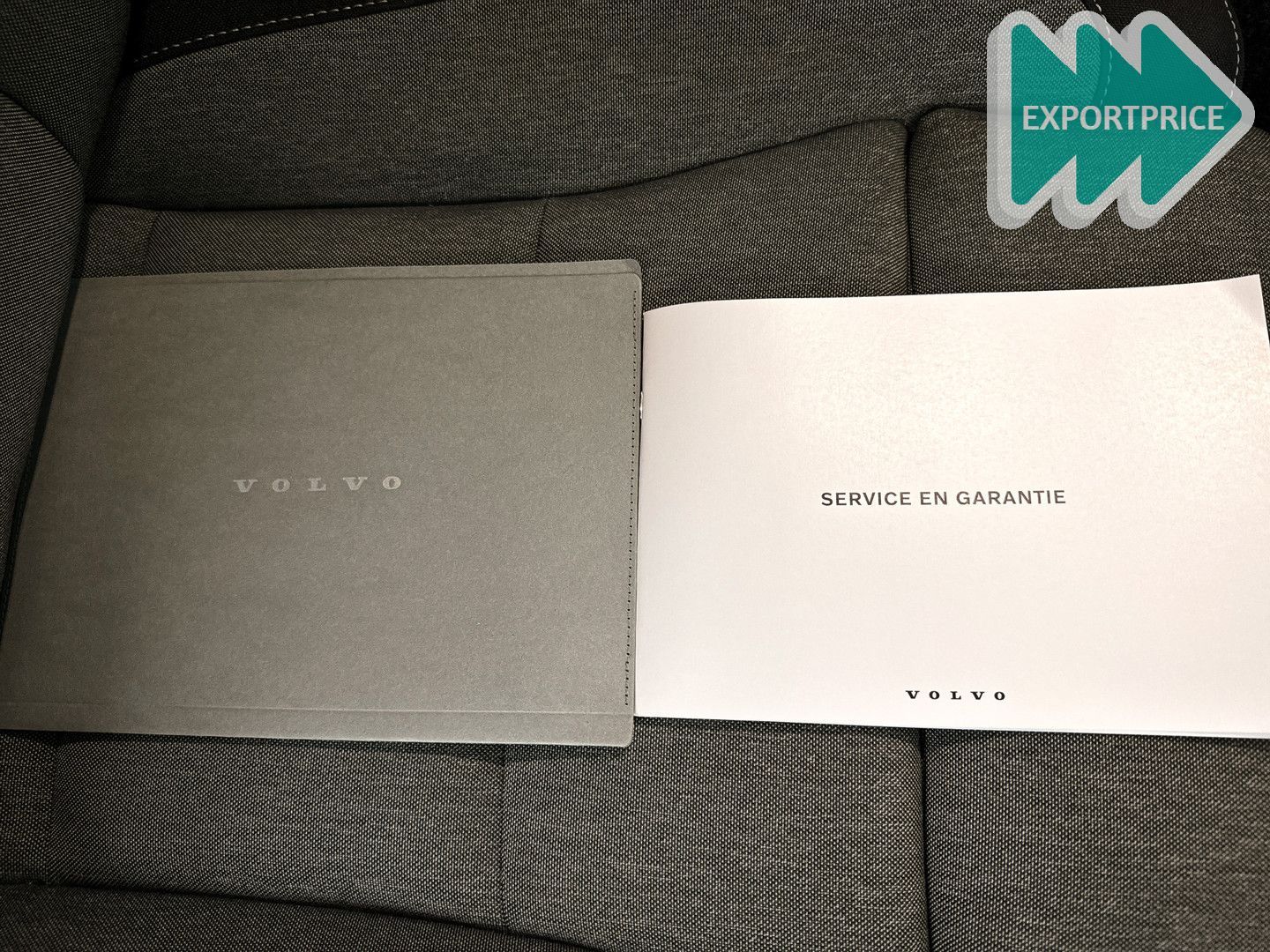 Volvo XC40 B4 Plus Dark | Parkeercamera | Stoel- en St