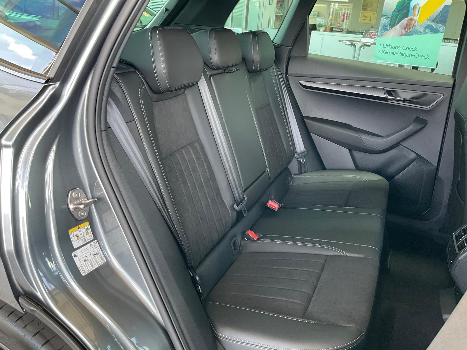 Skoda Karoq 2.0TSI Sportline 4x4 AHK Standheizung Alca