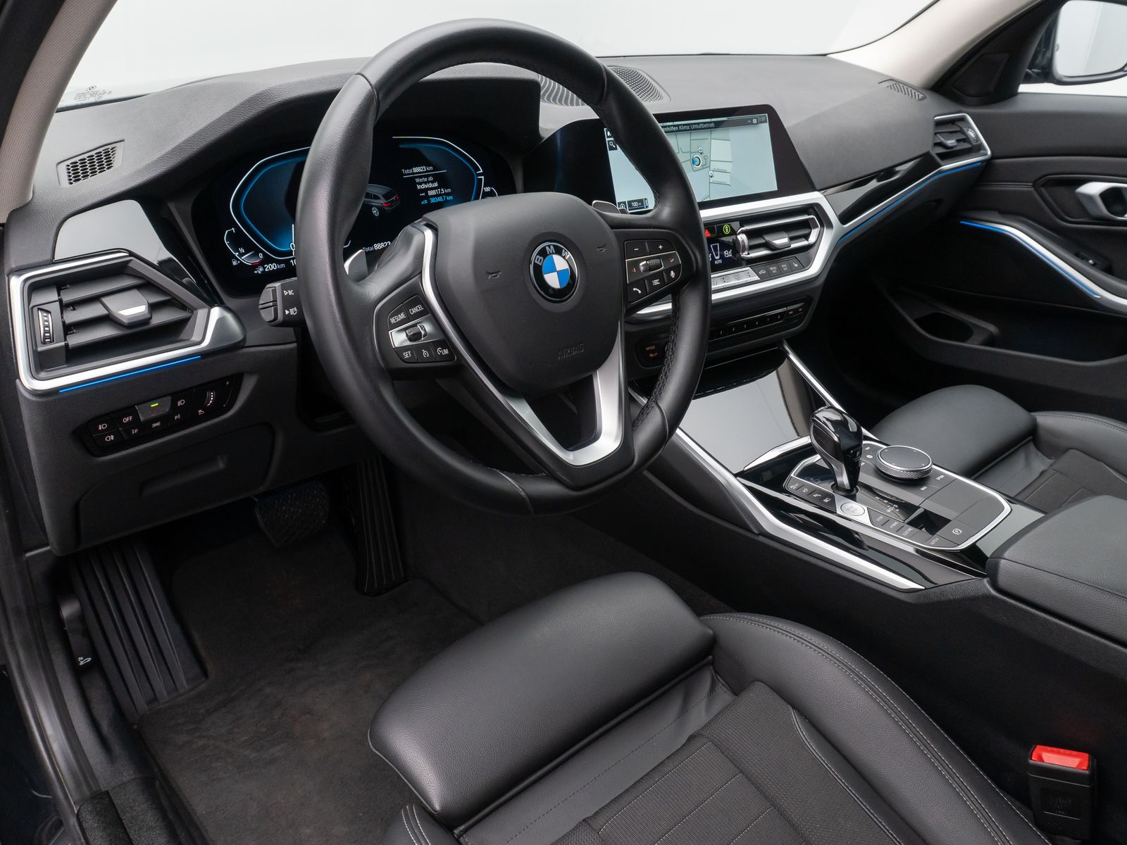 BMW 330e Sport Line - Samsaru's Car Outlet