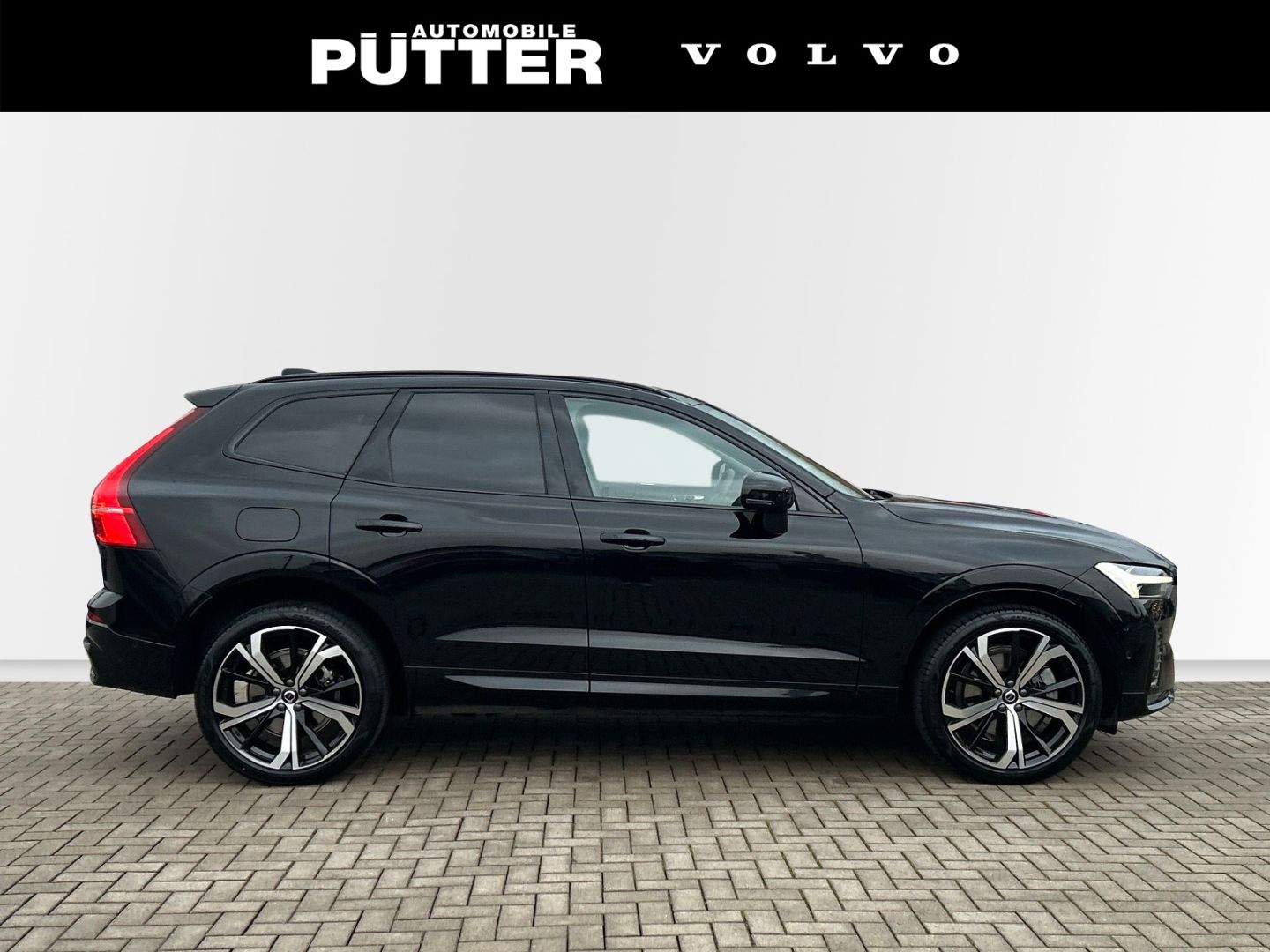 Volvo XC60 B5 Benzin AWD Ultra Dark 21'' AHK Luft 360