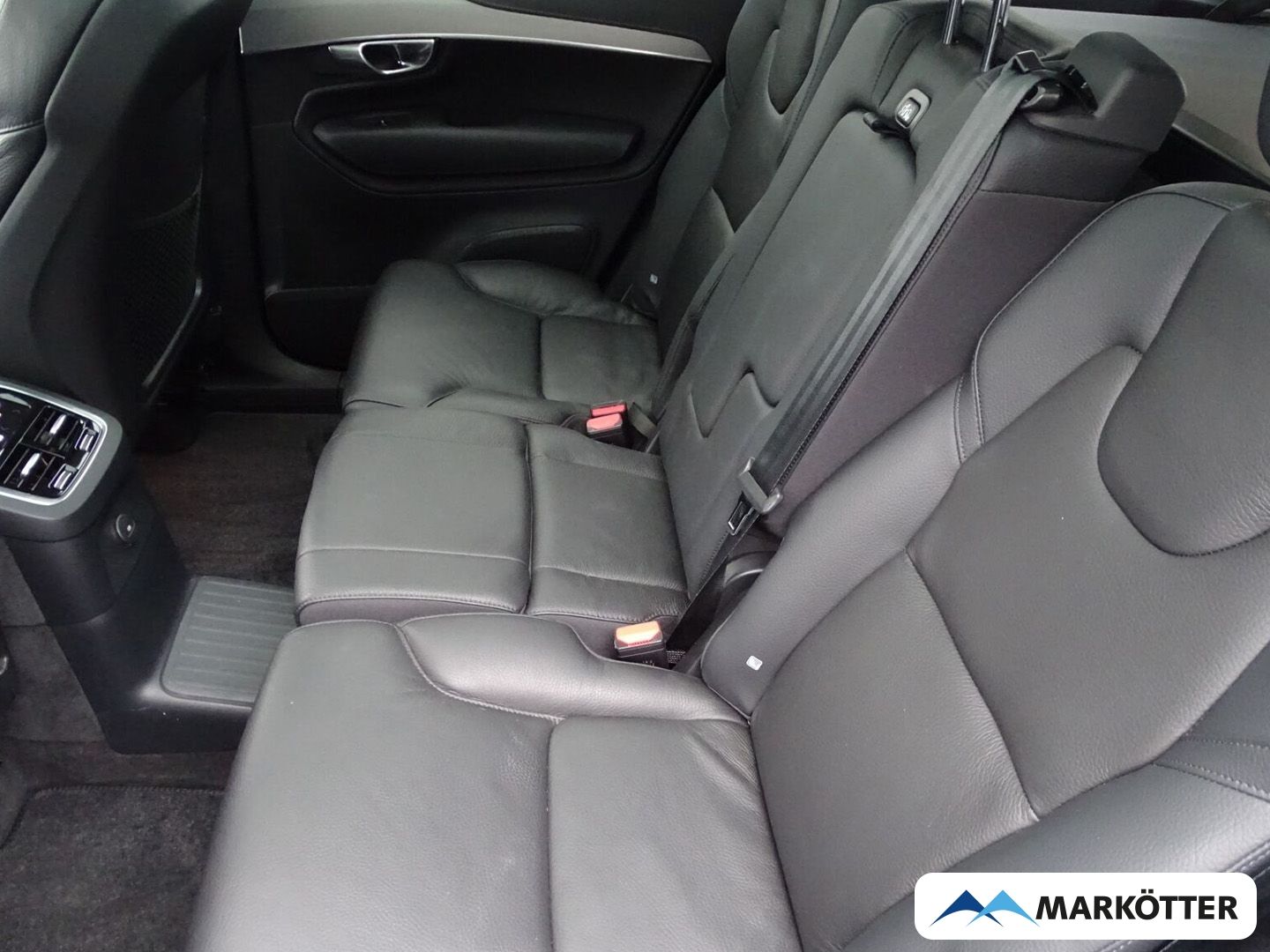 Volvo XC90 Plus Dark Recharge Plug-In Hybrid AWD 7-Sit