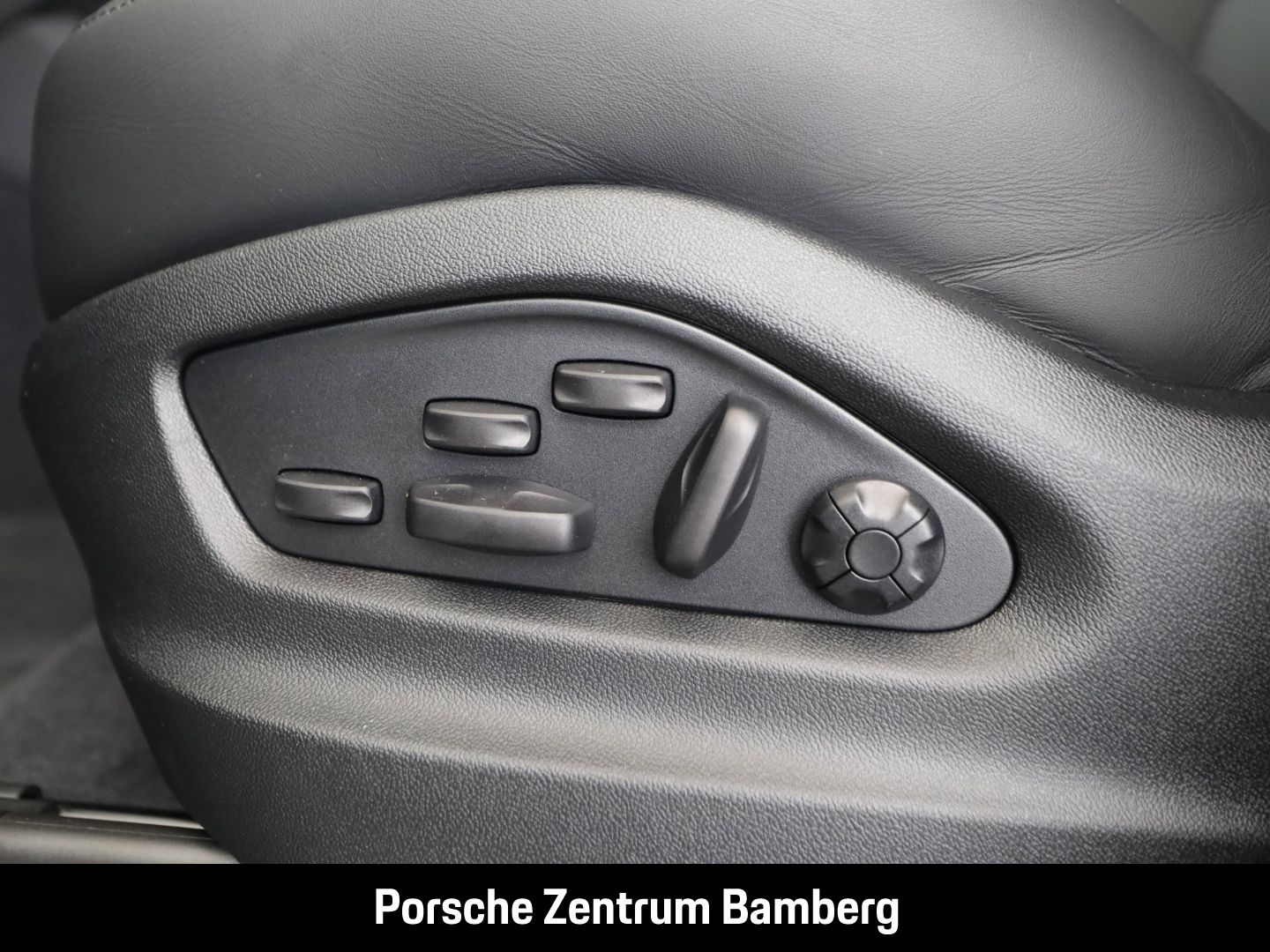 Porsche Cayenne E-Hybrid Co./ Matrix/ BOSE/ Sport Design