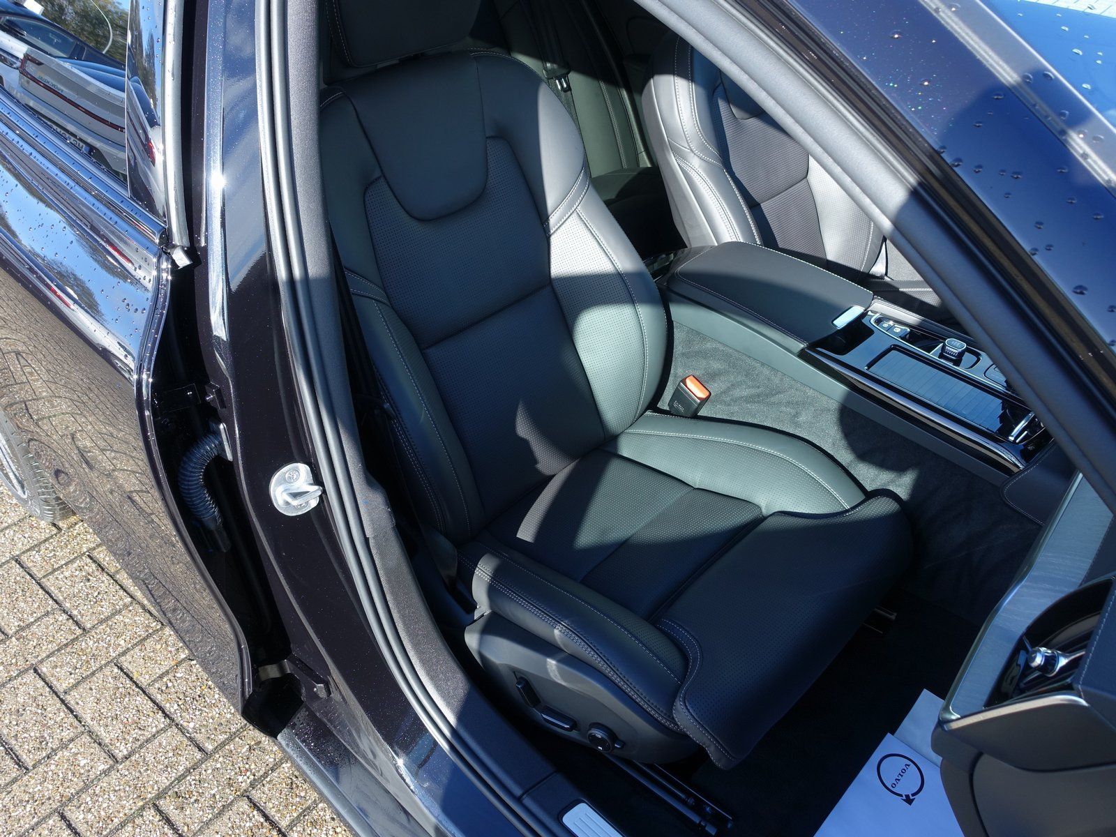 Volvo V60 Ultra T8 AWD Plug-in Hybrid/360°Cam/Massage