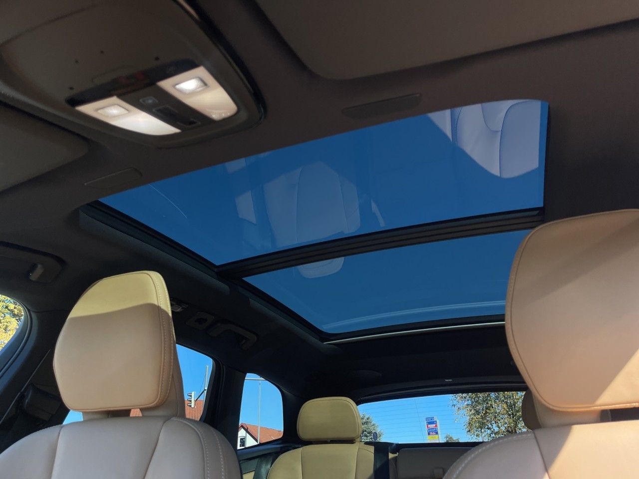 Volvo XC60 B5 Ultimate Dark AWD/AHK/Pano/Standhz/20Zo