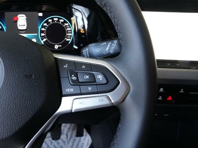 Volkswagen Golf VIII Life - Samsaru's Car Outlet