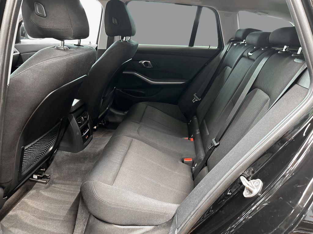 BMW 320d Touring Aut. Advantage - Samsaru's Car Outlet