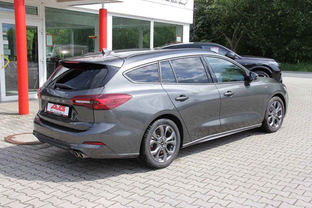 Ford Focus Turnier 155PS ST-LINE LED AdapTempomat CAM