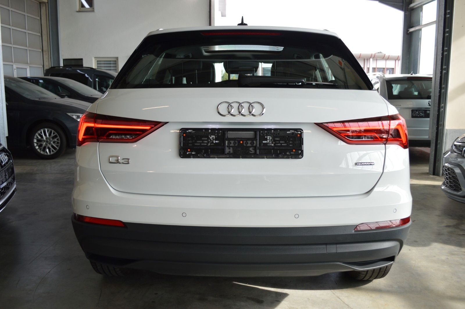 Audi Q3 35 TDI quattro - Samsaru's Car Outlet