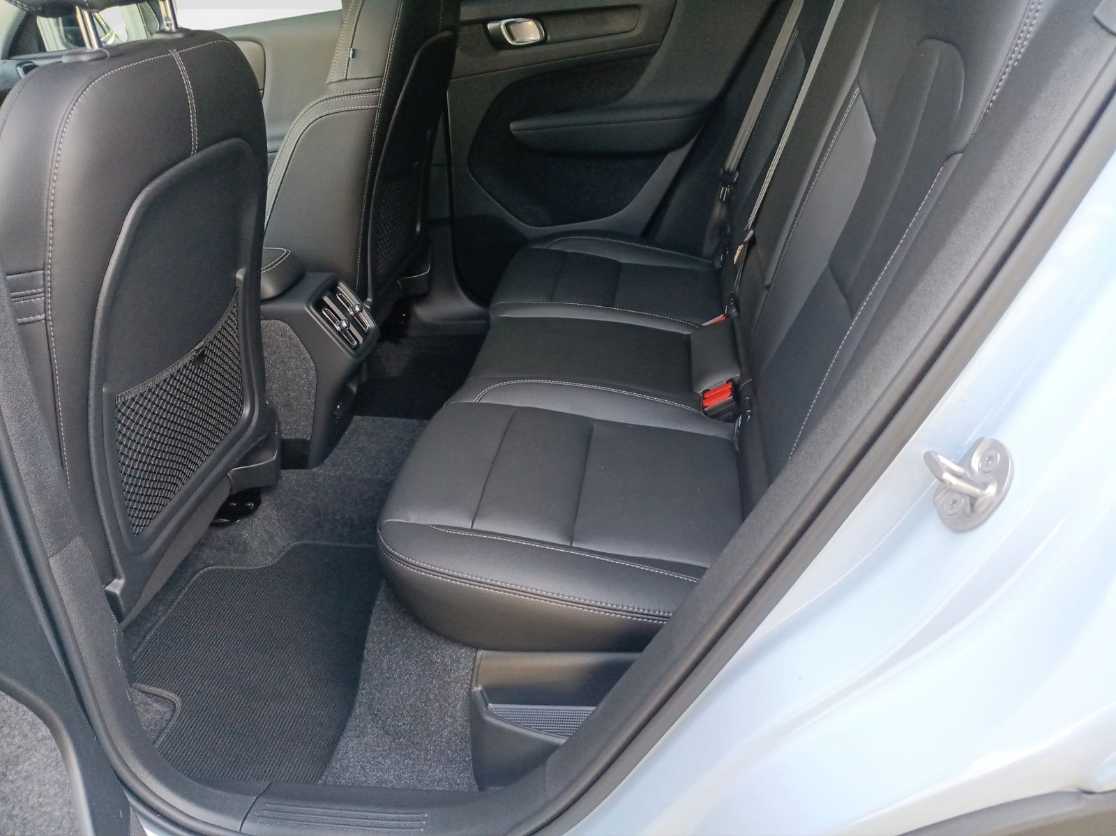 Volvo XC40 B4 2WD - Samsaru's Car Outlet